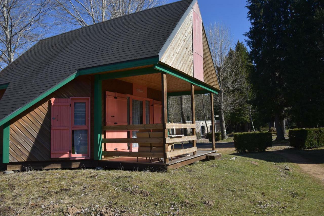 Camping Domaine Du Lac Chambon Murol Exterior foto