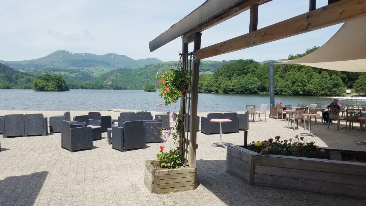 Camping Domaine Du Lac Chambon Murol Exterior foto