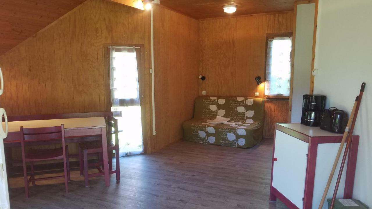 Camping Domaine Du Lac Chambon Murol Exterior foto